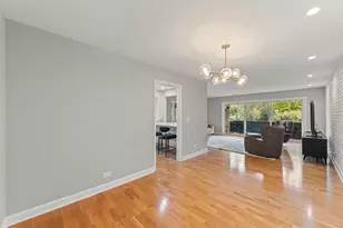 201 Lake Hinsdale Dr, Willowbrook, IL 60527 - Photo 7