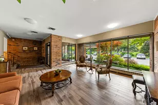 201 Lake Hinsdale Dr, Willowbrook, IL 60527 - Photo 27