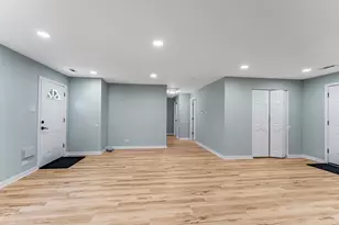 210 Mantua St, Park Forest, IL 60466 - Photo 5