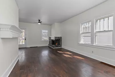 403 E Park Street, Mundelein, IL 60060 - Photo 3