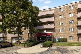 1460 Fairlane Dr, Schaumburg, IL 60193 - Photo 1