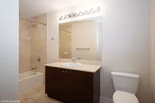 303 W Ohio St, Chicago, IL 60654 - Photo 15