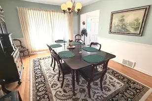 1021 Anne Rd, Naperville, IL 60540 - Photo 5