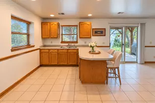 732 Robertson Rd, South Elgin, IL 60177 - Photo 17