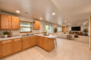 732 Robertson Rd, South Elgin, IL 60177 - Photo 15