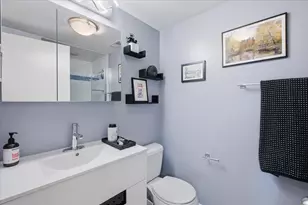 918 W Fletcher St, Chicago, IL 60657 - Photo 17
