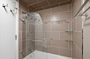 918 W Fletcher St, Chicago, IL 60657 - Photo 13