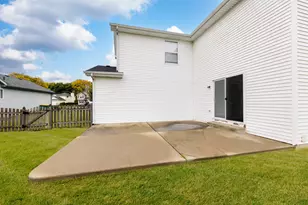 1101 N 129th Infantry Dr, Joliet, IL 60435 - Photo 21