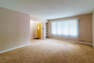 604 Tana Ln, Joliet, IL 60435 - Photo 5