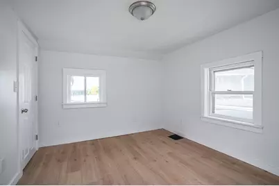 801 N 3rd Street, Savanna, IL 61074 - Photo 5