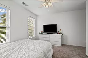 204 Belle Vue Ct, Sugar Grove, IL 60554 - Photo 15