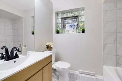 7935 S East End Avenue, Chicago, IL 60617 - Photo 9