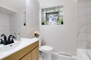 7935 S East End Ave, Chicago, IL 60617 - Photo 9