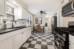 7935 S East End Ave, Chicago, IL 60617 - Photo 11