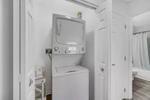 405 Mendelssohn Ct, Wheaton, IL 60189 - Photo 15