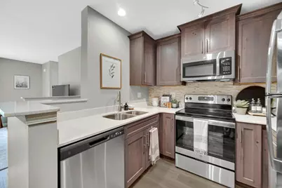 405 Mendelssohn Court #405, Wheaton, IL 60189 - Photo 9