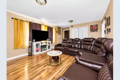 1125 Wadsworth Avenue, North Chicago, IL 60064 - Photo 9