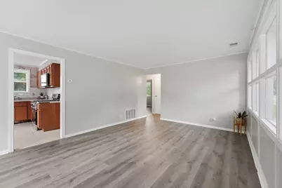 327 Marquette Street, Park Forest, IL 60466 - Photo 9