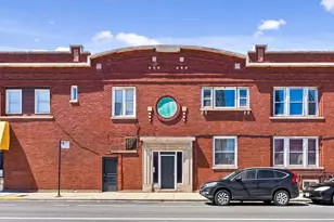 3206 N Sacramento Ave, Chicago, IL 60618 - Photo 1