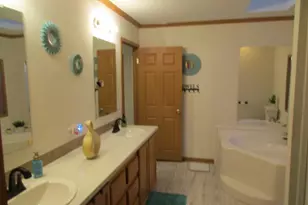 894 Meadowlark Cir, Sandwich, IL 60548 - Photo 9