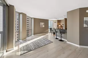 222 N Columbus Dr, Chicago, IL 60601 - Photo 5
