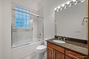 3418 W Foster Ave, Chicago, IL 60625 - Photo 17