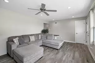 7416 S Octavia Ave, Bridgeview, IL 60455 - Photo 9