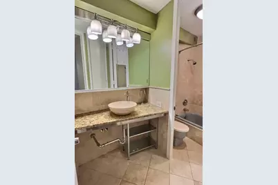 300 N State Street #4325, Chicago, IL 60654 - Photo 7