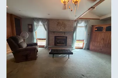 2219 Deets Road, Sterling, IL 61081 - Photo 9
