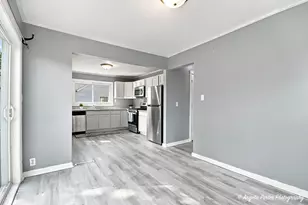 1621 Round Lake Dr, Round Lake Beach, IL 60073 - Photo 13