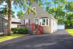 1621 Round Lake Dr, Round Lake Beach, IL 60073 - Photo 1
