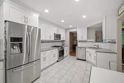 290 Oak Bluff Court, Wauconda, IL 60084 - Photo 9