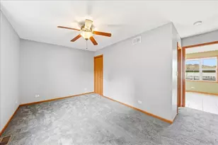 1218 Wilcox St, Joliet, IL 60435 - Photo 11