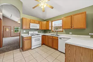 1218 Wilcox St, Joliet, IL 60435 - Photo 5