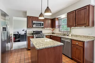 1222 Biscayne Dr, Elk Grove Village, IL 60007 - Photo 9