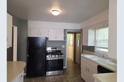 204 Warren Avenue, Rockford, IL 61107 - Photo 9
