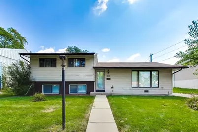 655 Thornwood Drive, Buffalo Grove, IL 60089 - Photo 1