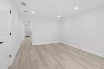 7914 S Essex Avenue, Chicago, IL 60617 - Photo 27