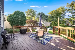 427 Glenys Dr, Lemont, IL 60439 - Photo 5