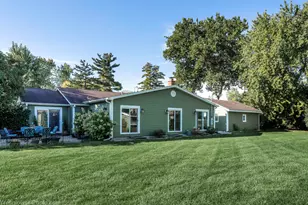 290 Hawthorn Ln, Hoffman Estates, IL 60169 - Photo 23