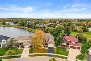 73 N Forestview Ln, Aurora, IL 60502 - Photo 3