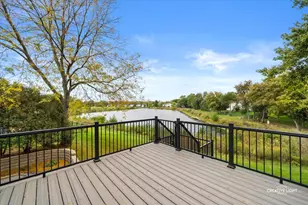73 N Forestview Ln, Aurora, IL 60502 - Photo 33