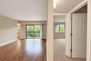6820 Joliet Rd, Indian Head Park, IL 60525 - Photo 13