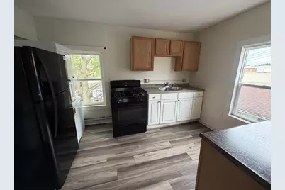 428 W High Street #B, Sycamore, IL 60178 - Photo 3