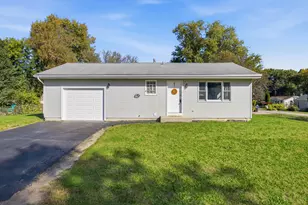 7902 E Maplewood Dr, Wonder Lake, IL 60097 - Photo 1