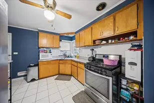 1372 S 6th Ave, Des Plaines, IL 60018 - Photo 7