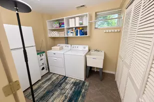 1923 N Howe St, Chicago, IL 60614 - Photo 17