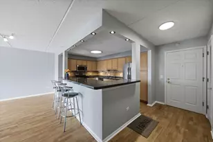 6807 N Milwaukee Ave, Niles, IL 60714 - Photo 23
