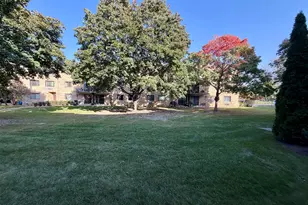 5600 N Astor Ln, Rolling Meadows, IL 60008 - Photo 17