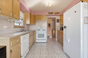 3745 Scott St, Schiller Park, IL 60176 - Photo 7